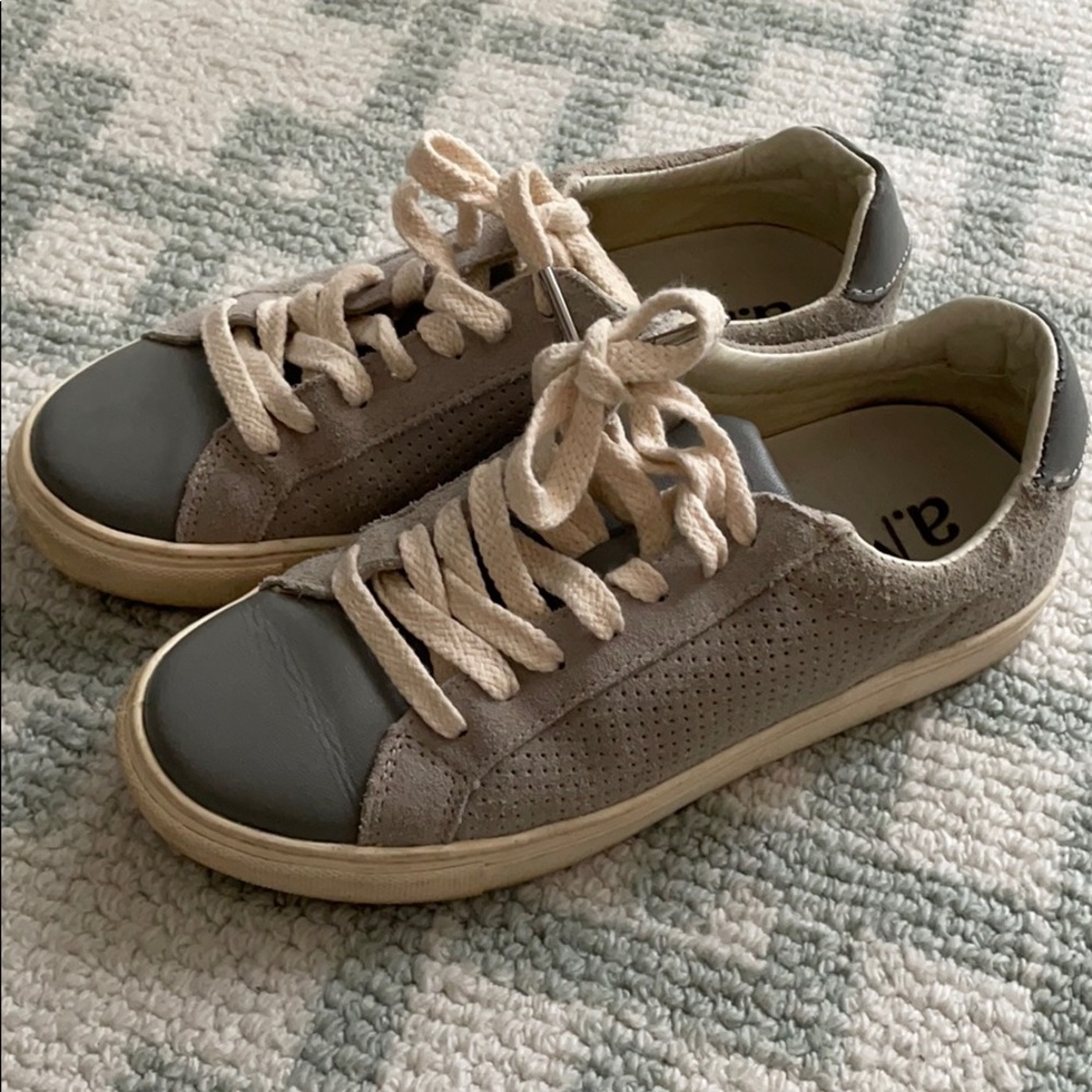 a.m. leather / suede sneakers